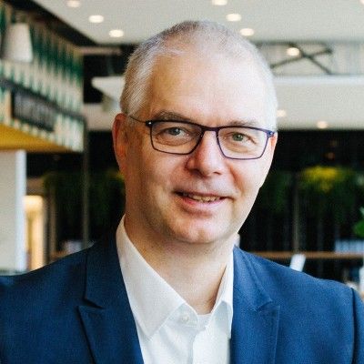 Dr. Wieland Holfelder